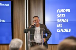 Presidente Amunes e prefeito de Nova Venécia, Lubiana Barrigueira, no Lançamento do IAN 2025 (17/11/2025) | Foto: Gustavo Louzada/FINDES