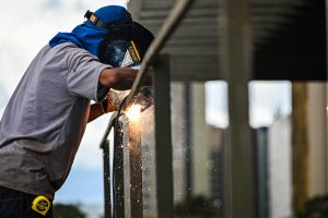 Trabalhador da Construção Civil,. um dos principais segmentos que serão afetados pela redução da jornada máxima de trabalho (19/08/2021) | Foto: Iano Andrade / SESI