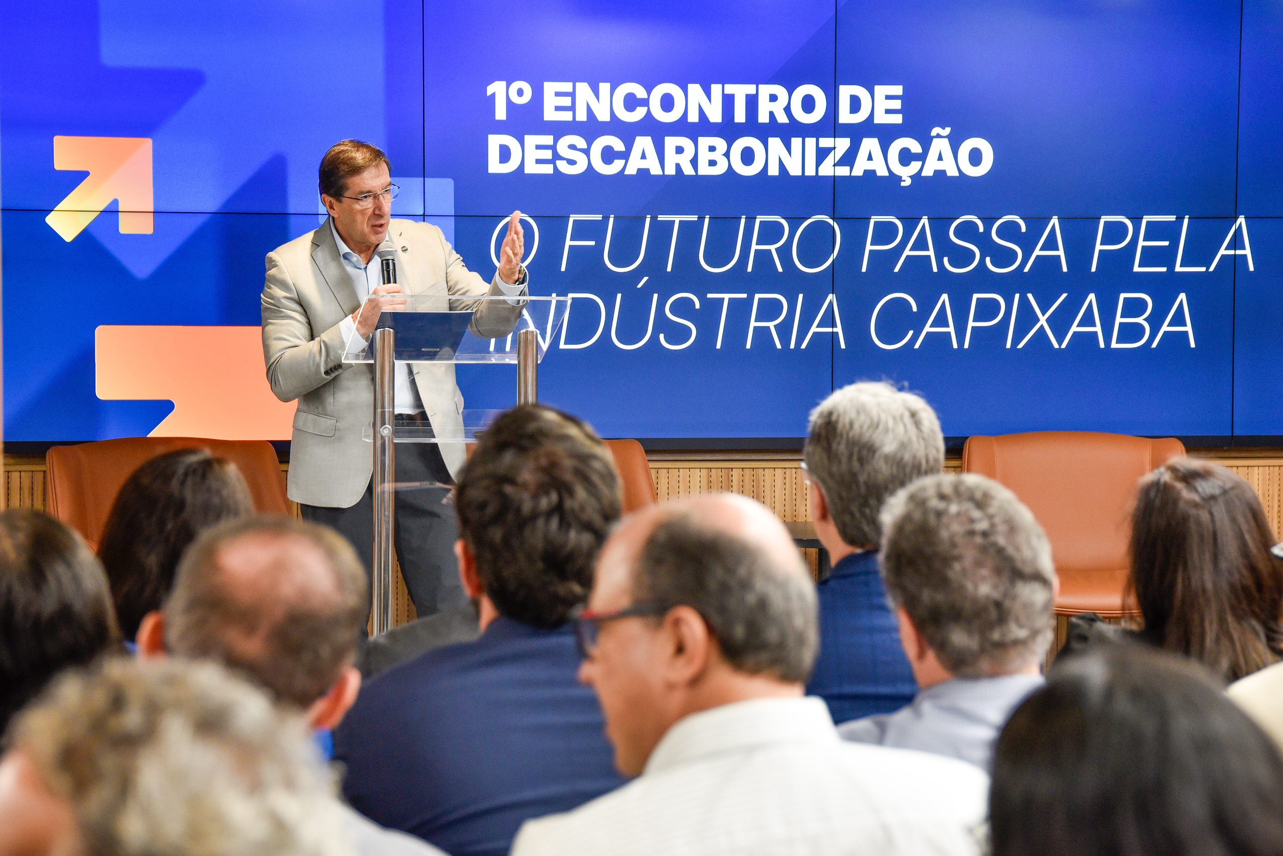 FINDES lança curso inédito de descarbonização e firma cooperação para fortalecer agenda de baixo carbono no ES